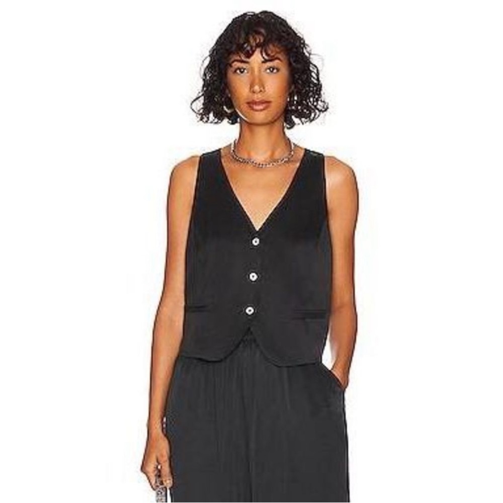 Lunya washable silk button front vest